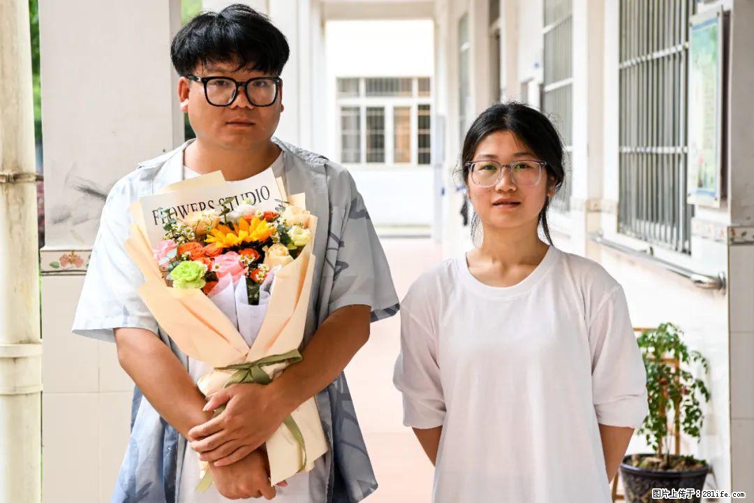 全网追的“扁担女孩”,找了一份暑假工,时薪12元 - 鄂州生活资讯 - 鄂州28生活网 ez.28life.com